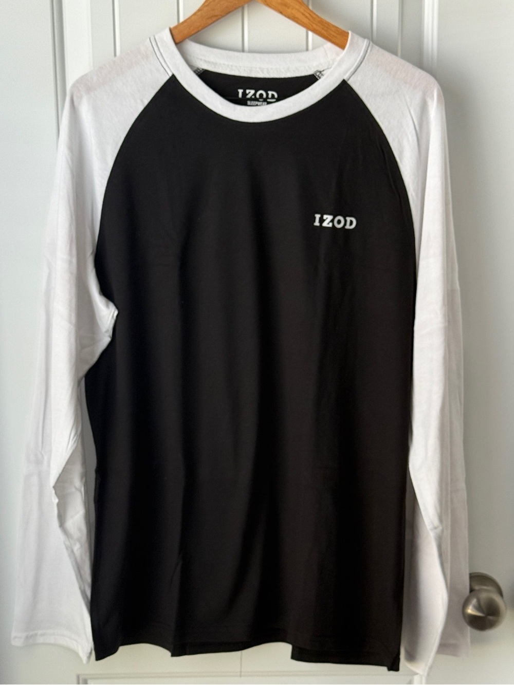 IZOD Men's Black & White Long-Sleeve Sleepwear Shirt Size L